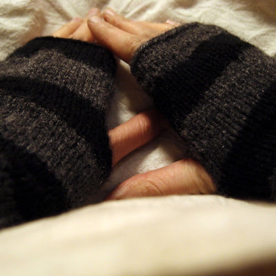 Easy knitted arm warmers (double pointed needles)